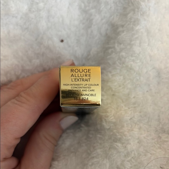 Chanel Rouge Allure L'Extrait Lipstick - Picture 2 of 3